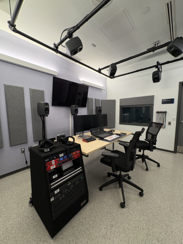 Local A-4421 : Salle de régie de son - Labo HSI, UQAM
